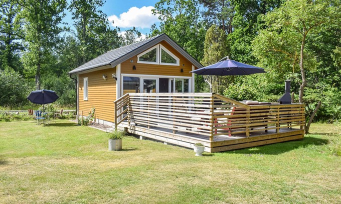 Tofta House | Cozy 2 Bedroom Retreat in Scenic Rockneby with Spa