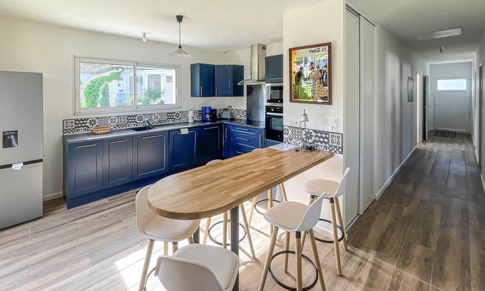 Gan House | Modern Retreat in the Pyrenees with Spa & Pet-Friendly Amenities