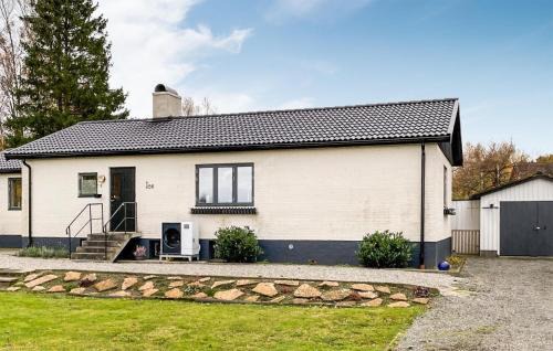 Listarum House | Exceptional Home in Grsns with Kitchen and Pet-Friendly Perks