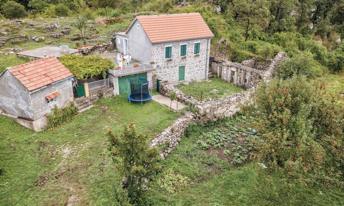 Krusevice House | Comfortable 2-Bedroom Stay in Herceg Novi with Spa