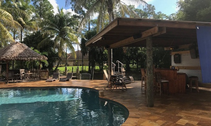 Hunt Club House | Perfect 2 Bedroom RV with Island Kitchen & Prime Amenities