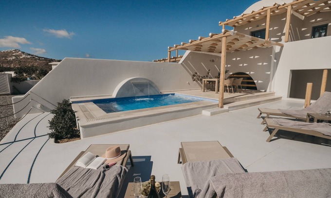 Kamari Villa | 2 Bedroom Villa | Symphony Residence