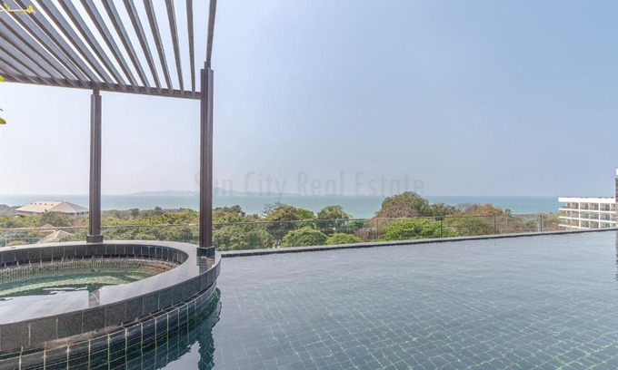 Na Kluea Apartment | Relaxing 2-Bedroom Retreat with Oceanfront Views