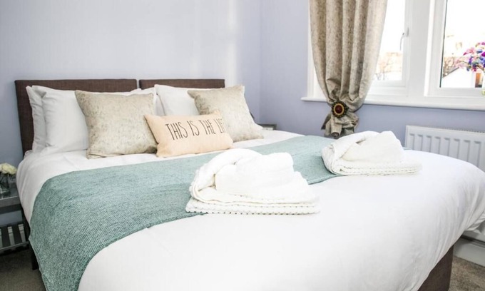 Meads Apartment | Cozy 2-Bedroom Apartment Steps from the Sea