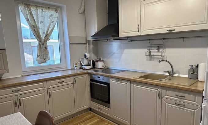 Cluj-Napoca Apartment | Family-Friendly 2-Bedroom Apartment with Parking & Pool