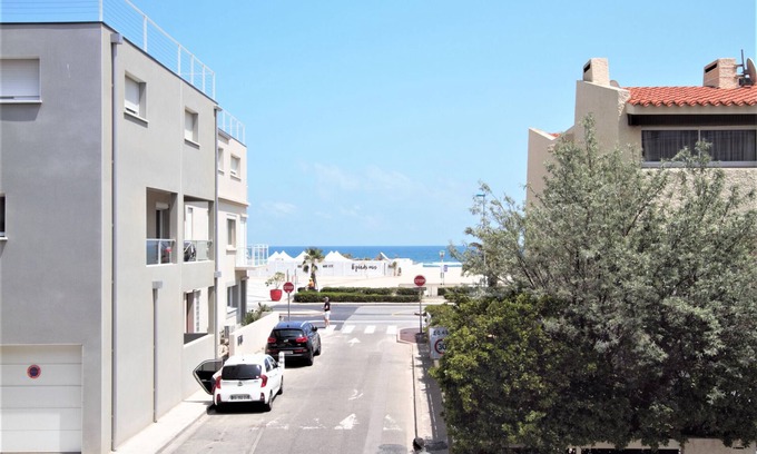 Le Grand Large Apartment | Ocean View 2-Bedroom Apartment for 6 - Family-Friendly Stay