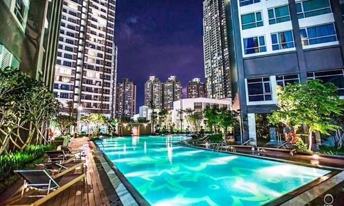 Ben Nghe Apartment | Central 2-Bedroom Retreat with Pool, Gym & Great Views