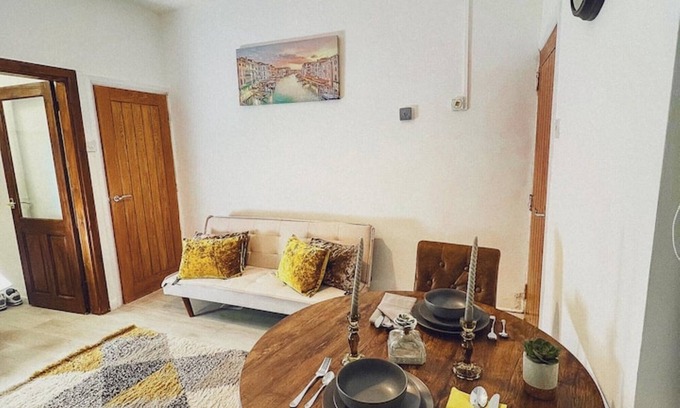 Yardley Apartment | Urban Oasis Retreat: 2 Bedrooms Near NEC & Airport