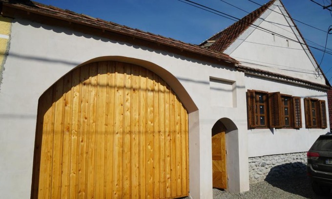 Porumbacu de Jos Villa | Pet-Friendly Hotel 331: Guest Rated 9.3/10 for Families