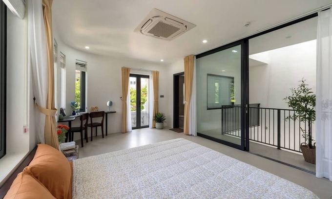Hue Villa | 2 beds in a room pool view