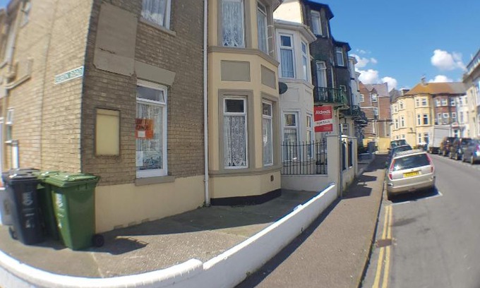 Great Yarmouth Apartment | Cozy 2 Berth Flat at Glen Villa - Rated 7.7/10