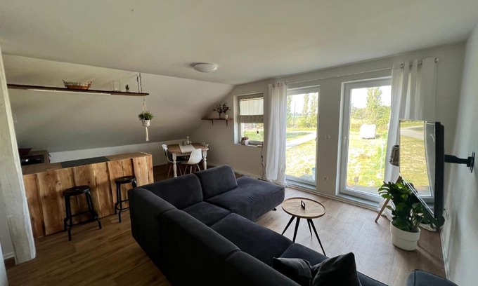 Prohn House | Cozy 2-Bedroom Retreat with Kitchen and Ocean Views