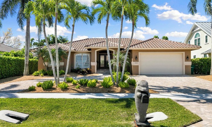 Marco Island House | Steps from the Beach: Designer Home with Pool & Ocean Views