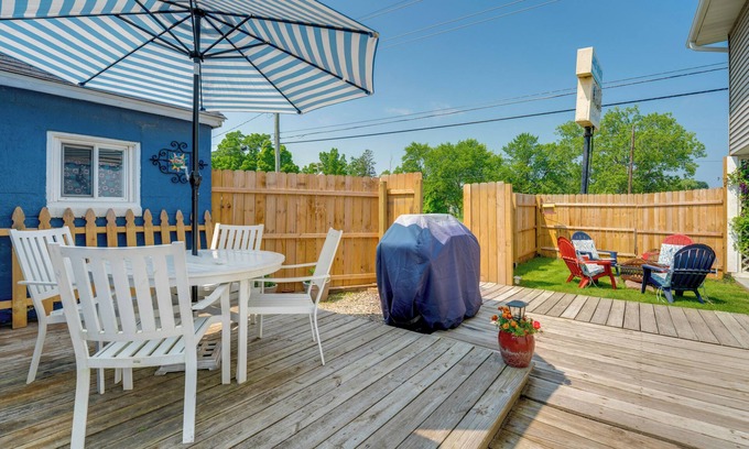 Lexington House | 2 Blocks to Beaches: Peaceful Retreat in Lexington