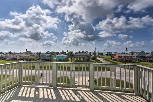 Surfside Beach House | Family-Friendly Surfside Beach Home Steps from the Gulf