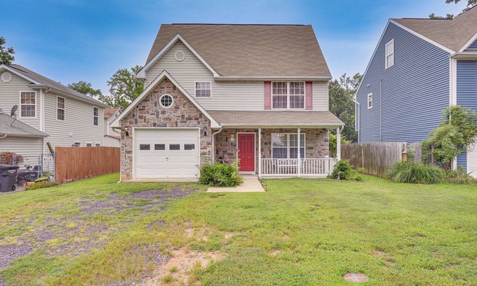 Issue House | 2 Blocks to Potomac River: Gem in Colonial Beach!