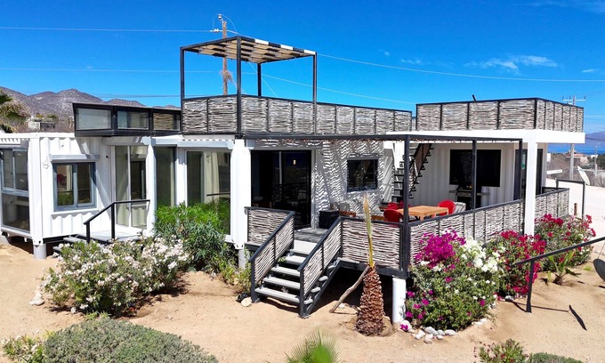 El Sargento House | 2 br,1 bath modern repurposed shipping container home. Enjoy fast 250mb Telmex internet with Starlink backup. Free storage for diving & kiting/winging gear. Enjoy streaming YouTube TV in each room & complimentary use of inflatable SUPs & beach toys