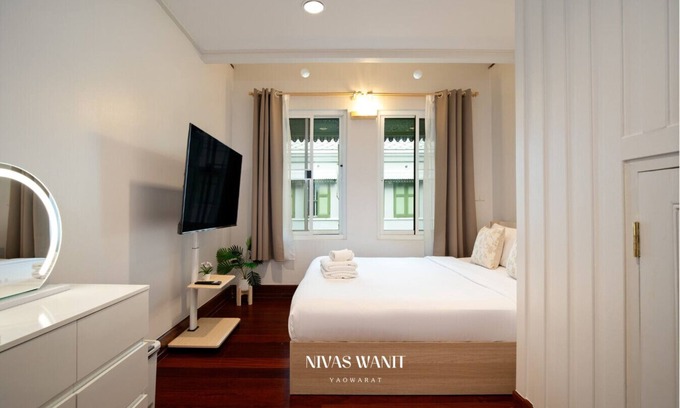 Chakkrawat House | 2 BR 1BA Home In Yaowarat- 5 Min MRT - Nivas Wanit