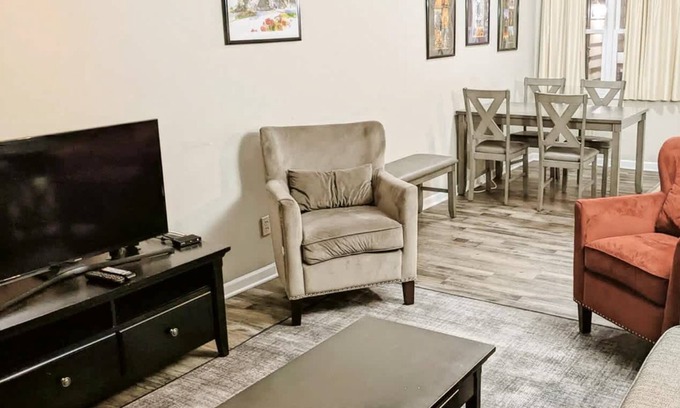 Notre Dame Condo | Cozy 2-Bedroom Condo Near Notre Dame - Ideal for Families