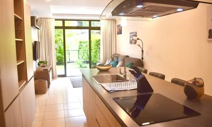 Santa Ana Condo | Exclusive Swim-Up Bar & Restaurant at 2 BR Condo Retreat
