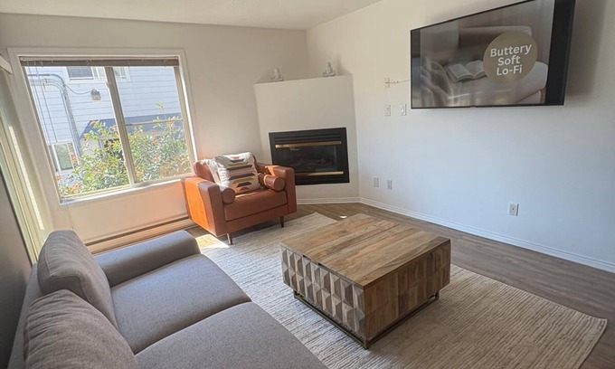 Regional District of Nanaimo Condo | 2 BR/2 Full Bath-Perfect for healthcare workers-walk to hospital