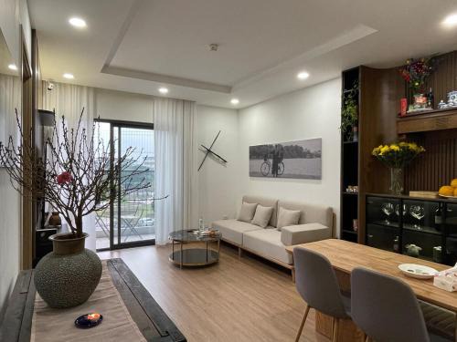 Hai Ba Trung Apartment | 2 br apartment 20mins Center