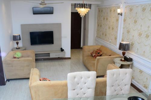 Balochistan Apartment | 2 BR city view Apartment with AC WiFi TV and more