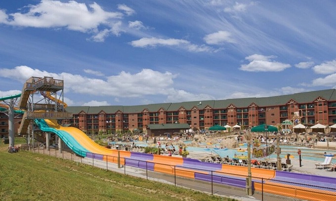 Lake Delton Resort | Delightful 2 BR Suite with Free Water Park Passes Included!