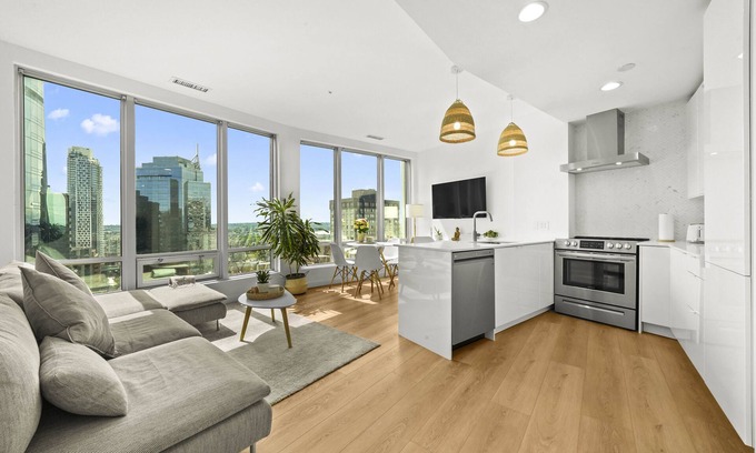 Downtown Vancouver Condo | Downtown Oasis: 2 BR with AC, Views & Breakfast Included