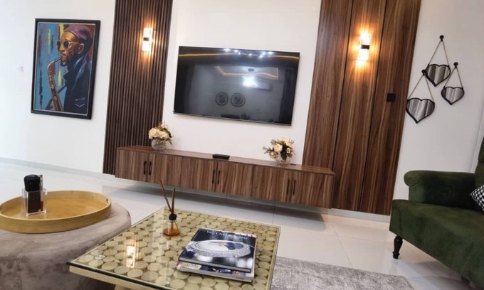 Ikoyi Apartment | 2 BR Luxury Apartment w/Pool, City View, WiFi, Serene & Secure environment.