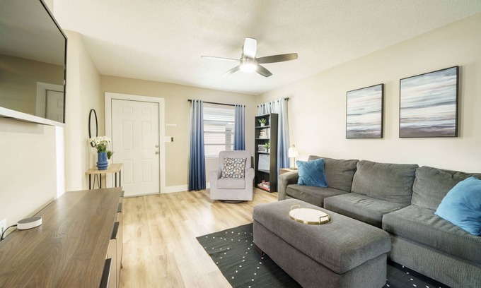 Pompano Beach House | Ideal 2 BR Retreat: Pet Friendly & Steps to the Beach