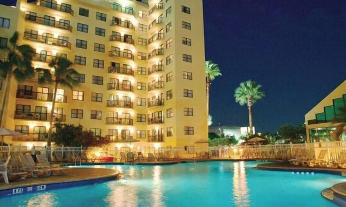 Florida Center Condo | Ideal 2 BR Resort Near Universal with Pool & Spa