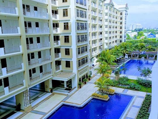 Paranaque Apartment | Guest Rated 10/10: Cozy 2 BR Condo Near Airport