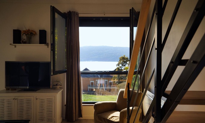 Veyrier-du-Lac Apartment | Charming Lake View Retreat with Parking in Veyrier du Lac