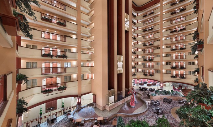 Murfreesboro Hotel | Connecting Suites with Pool Access for Family Getaways