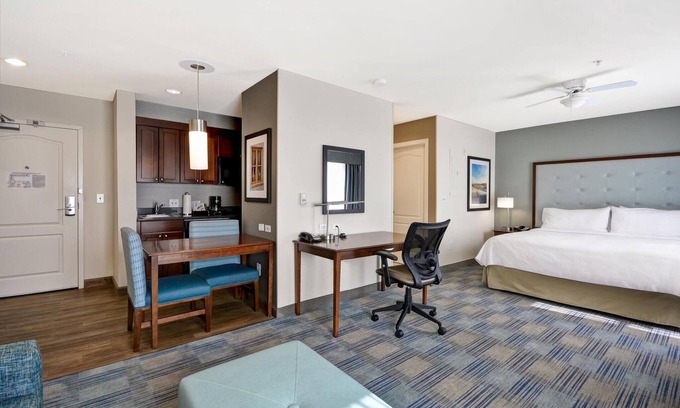 Wilmington Hotel | Family-Friendly Two Connecting Suites with Pool Access