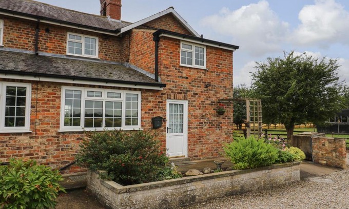Stockton on the Forest House | 4-Star 2 Crosslands: Guest Rated 9.6/10 for Your Stay