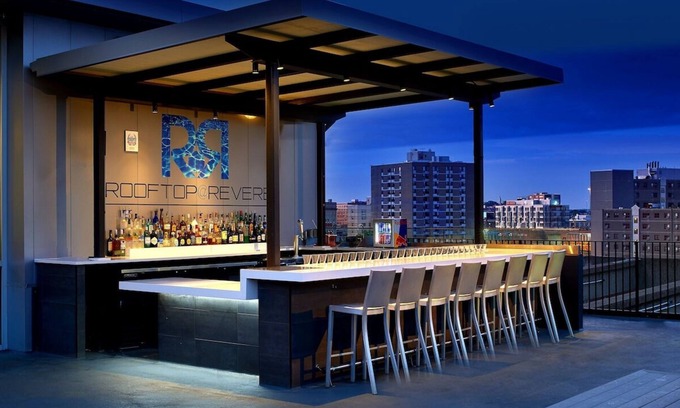 Bay Village Hotel | Elegant City View Retreat near Theater District