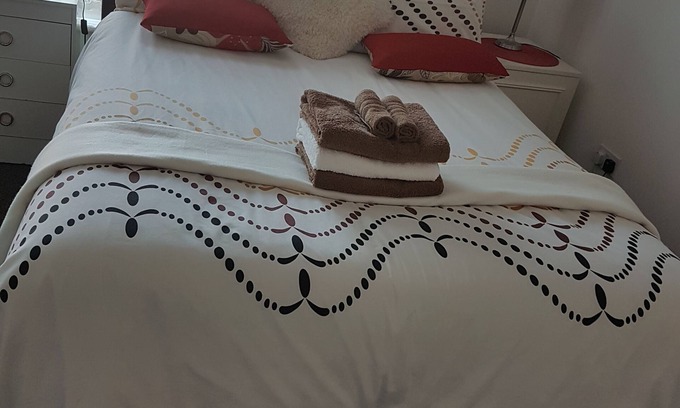 Ebbsfleet Valley Apartment | Spacious 2-Bed Apartment with Breakfast and Top Guest Ratings