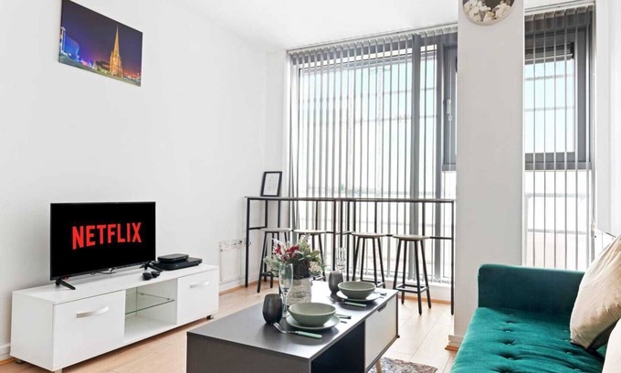 Birmingham City Centre Apartment | Family-Friendly Double Room Apartment near Grand Central