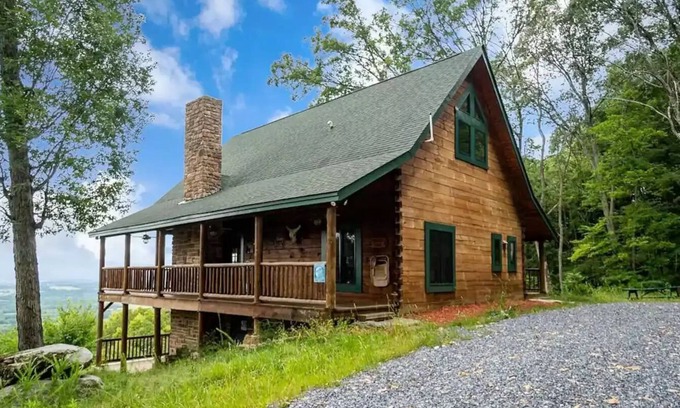 Luray Cabin | Heaven's View Cabin: Breathtaking Vistas & Unique Woodwork