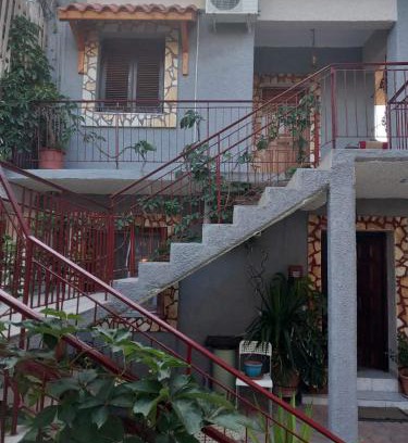 Longos House | Family-Friendly 2 Floor House in Loggos - Guest Rated 9.6