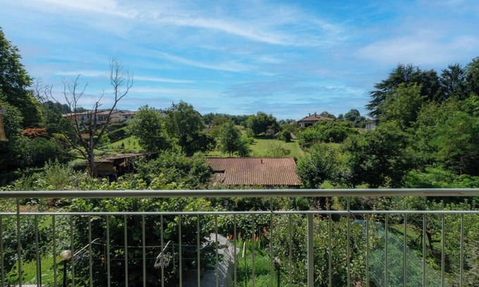 Osmate Apartment | 2' from Lake Monate, 5' from JRC, Free Park, WiFi