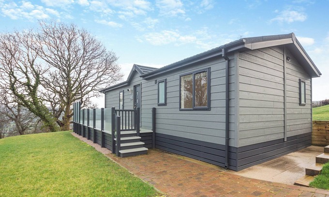Llanychan Cottage | Cozy 2-Bedroom Retreat in Llanrhaeadr-yng-Nghinmeirch