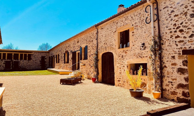 Capdrot House | Inviting Holiday Homes with Private Heated Pools Near Bergerac