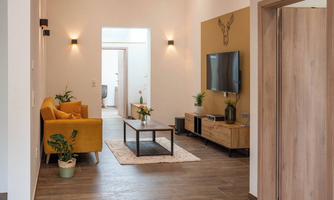 Rot am See Cabin | Ideal Getaway: 2 Spacious Apartments for Up to 9 Guests