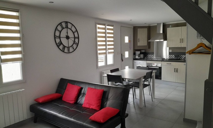 Saint-Valery-sur-Somme House | Budget-Friendly Guest House Steps from Marina & Shops