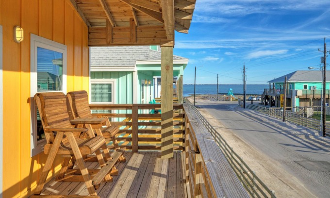 Flour Bluff House | Relax at Laguna Village Serenity with Oceanfront Views