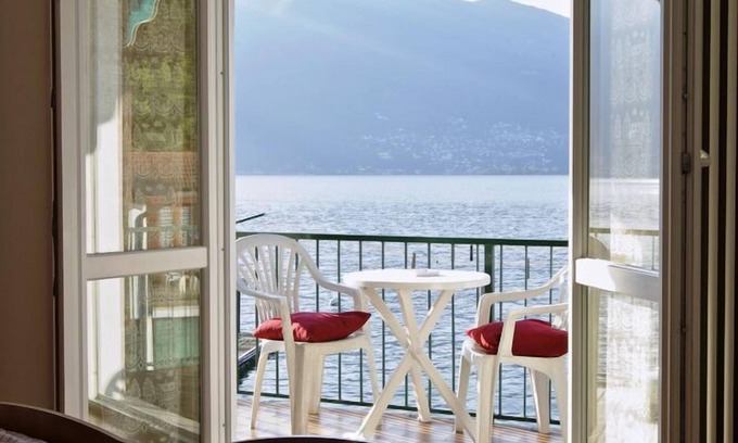 Zenna Apartment | Cozy Beachfront 2 Bedroom Apartment with Ocean Views