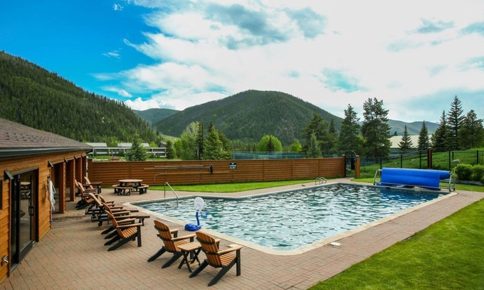 Keystone House | Experience the Comfort of King Suites with Pool & Spa Access